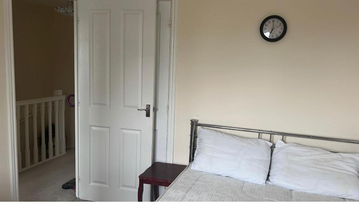 Salimi Apartment Bridgend  Ngoại thất bức ảnh
